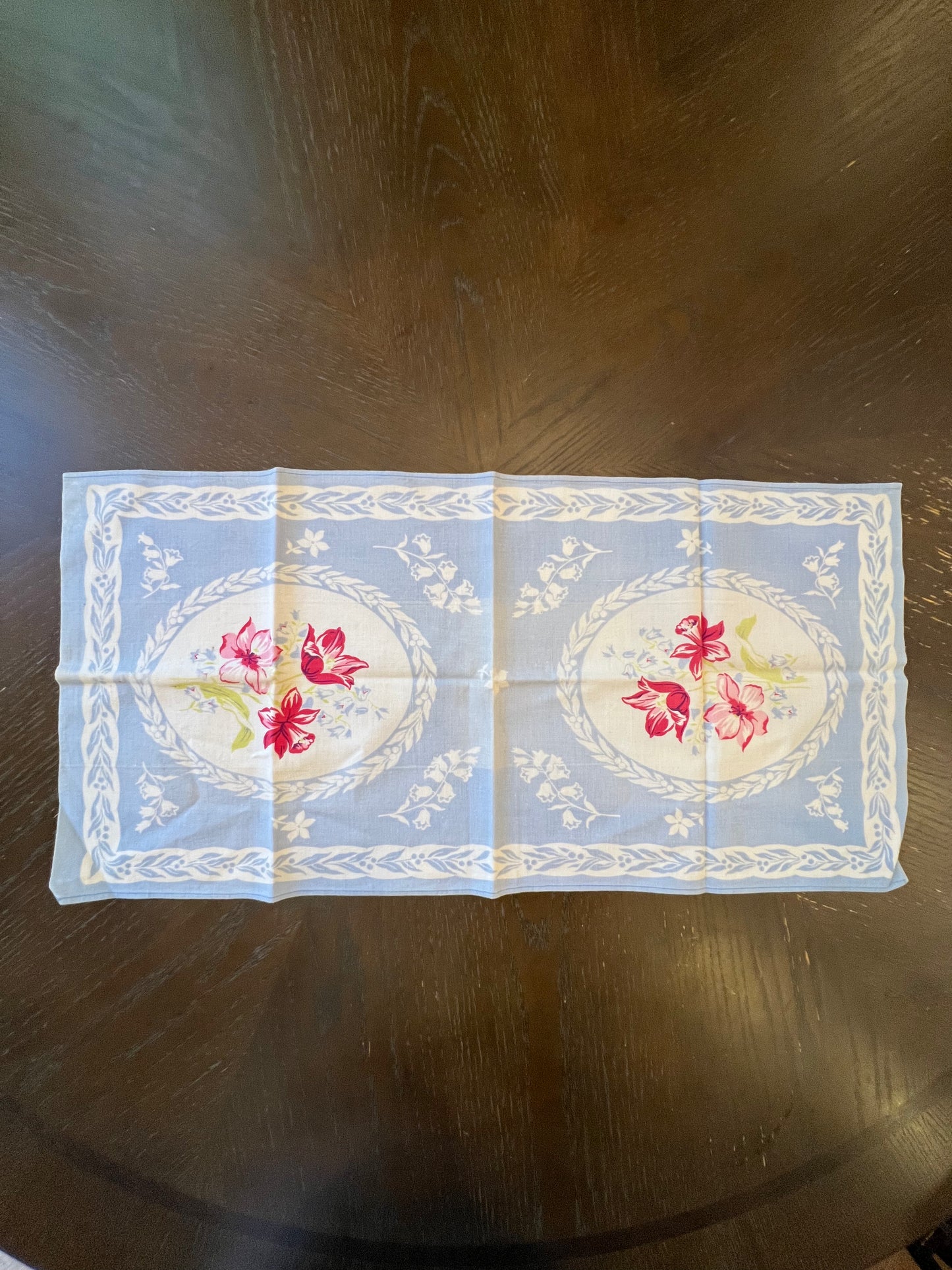 KB Vintage Floral Cotton Centerpiece