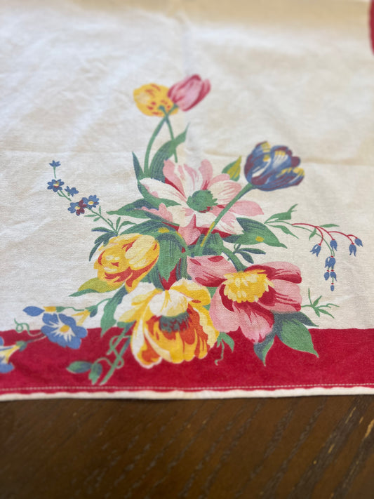 KB Vintage Floral Cotton Centerpiece