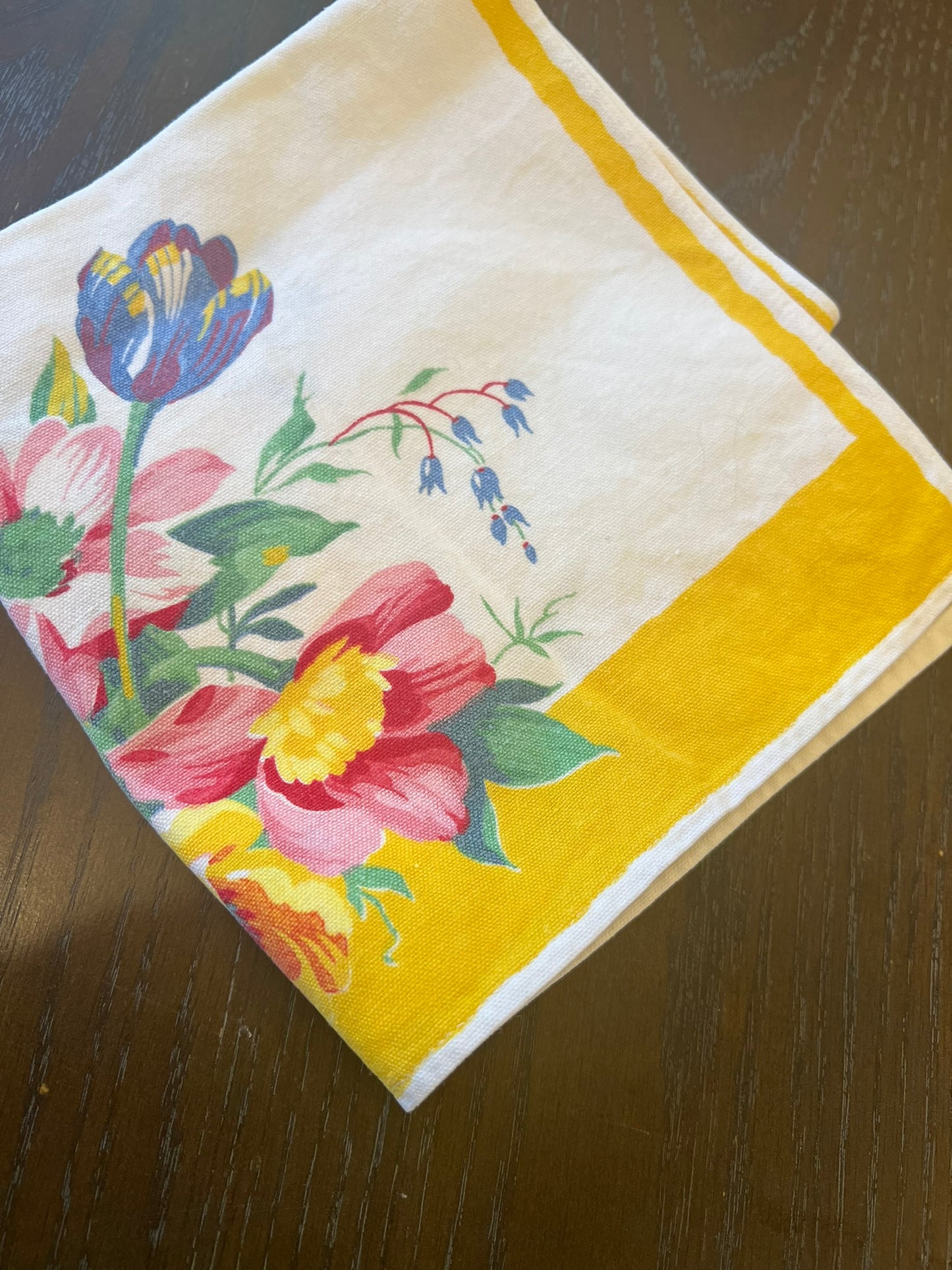 KB Vintage Floral Cotton Centerpiece