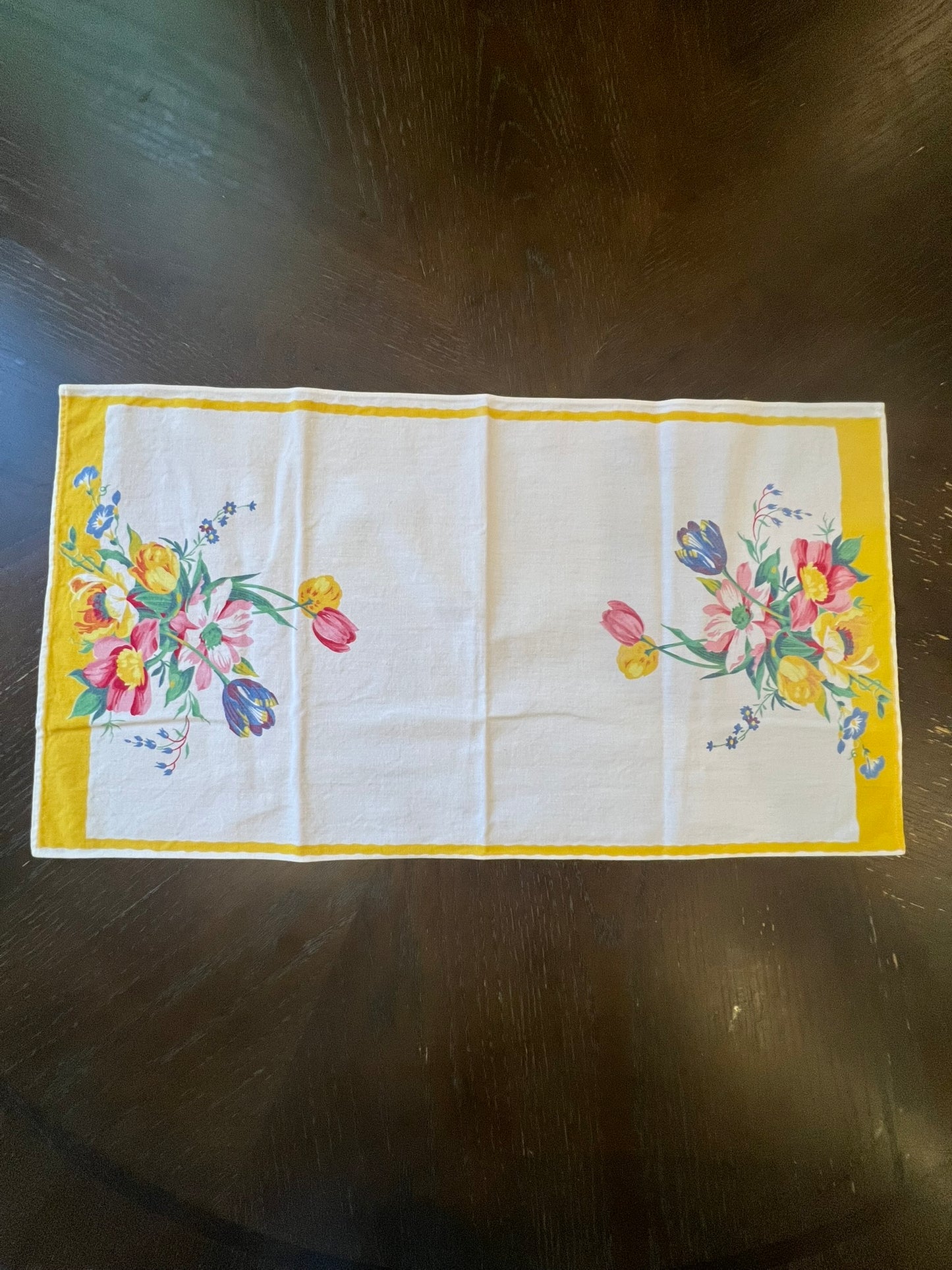 KB Vintage Floral Cotton Centerpiece