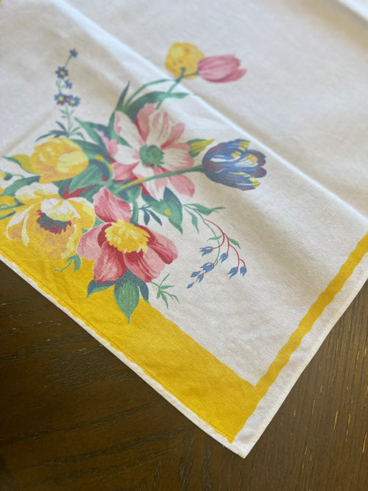 KB Vintage Floral Cotton Centerpiece