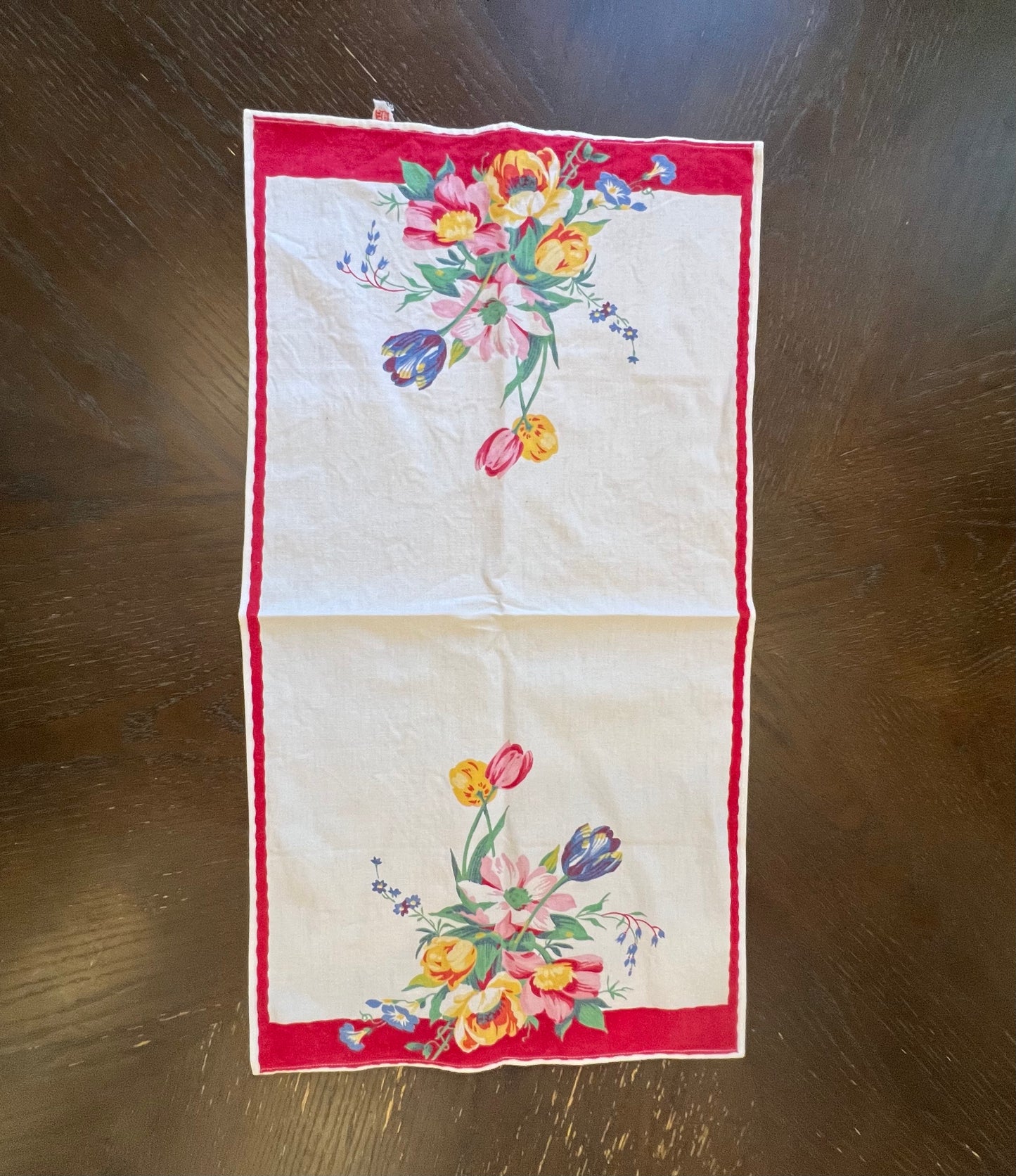 KB Vintage Floral Cotton Centerpiece