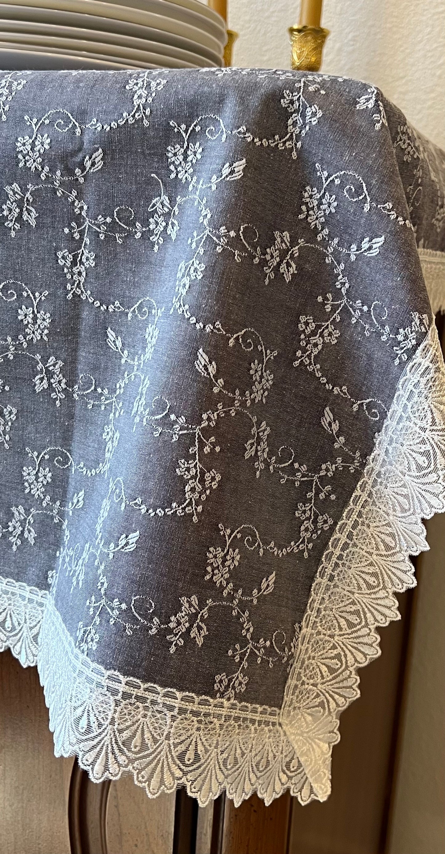 Augusta Lace Tablecloth - Manor