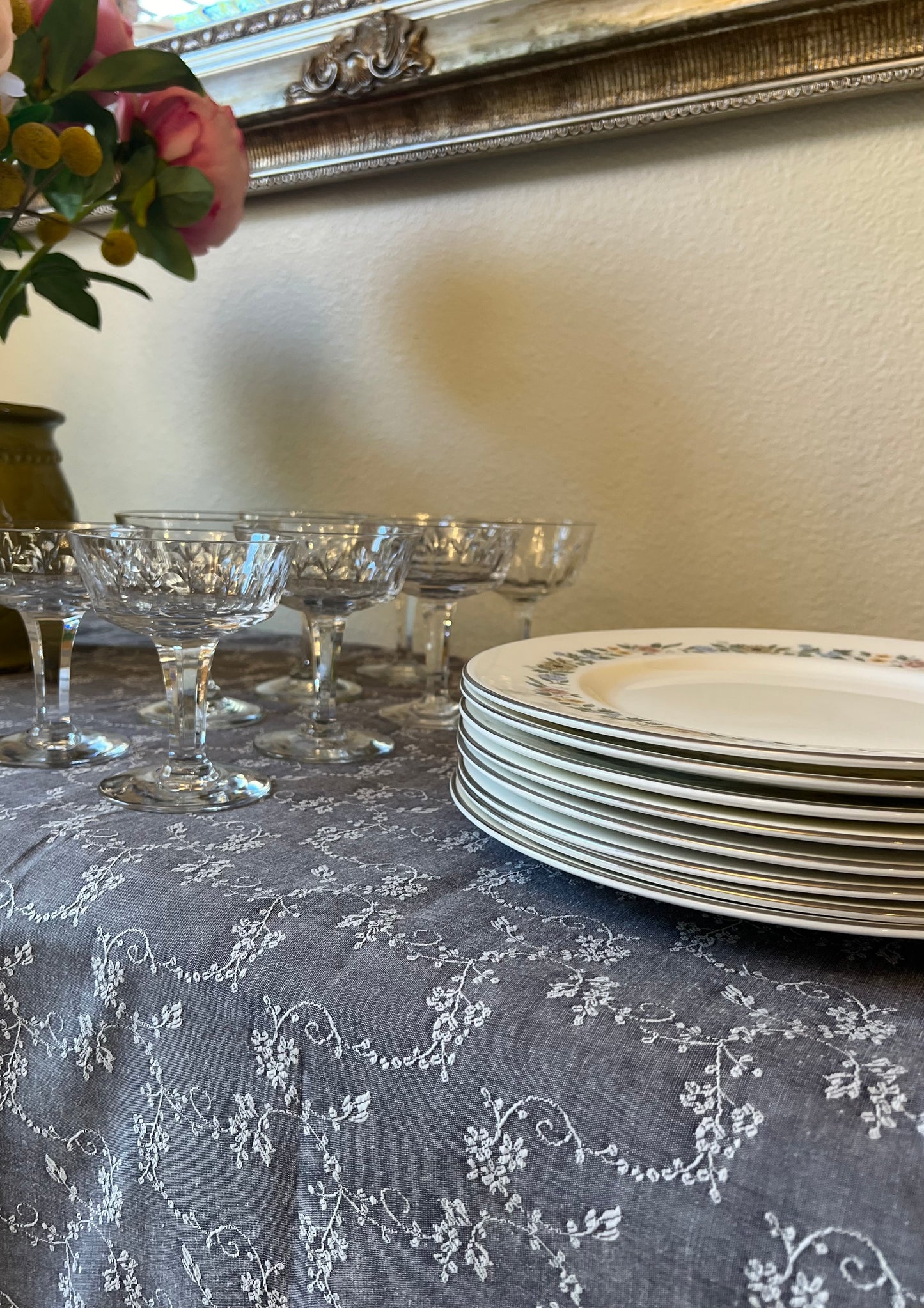 Augusta Lace Tablecloth - Manor