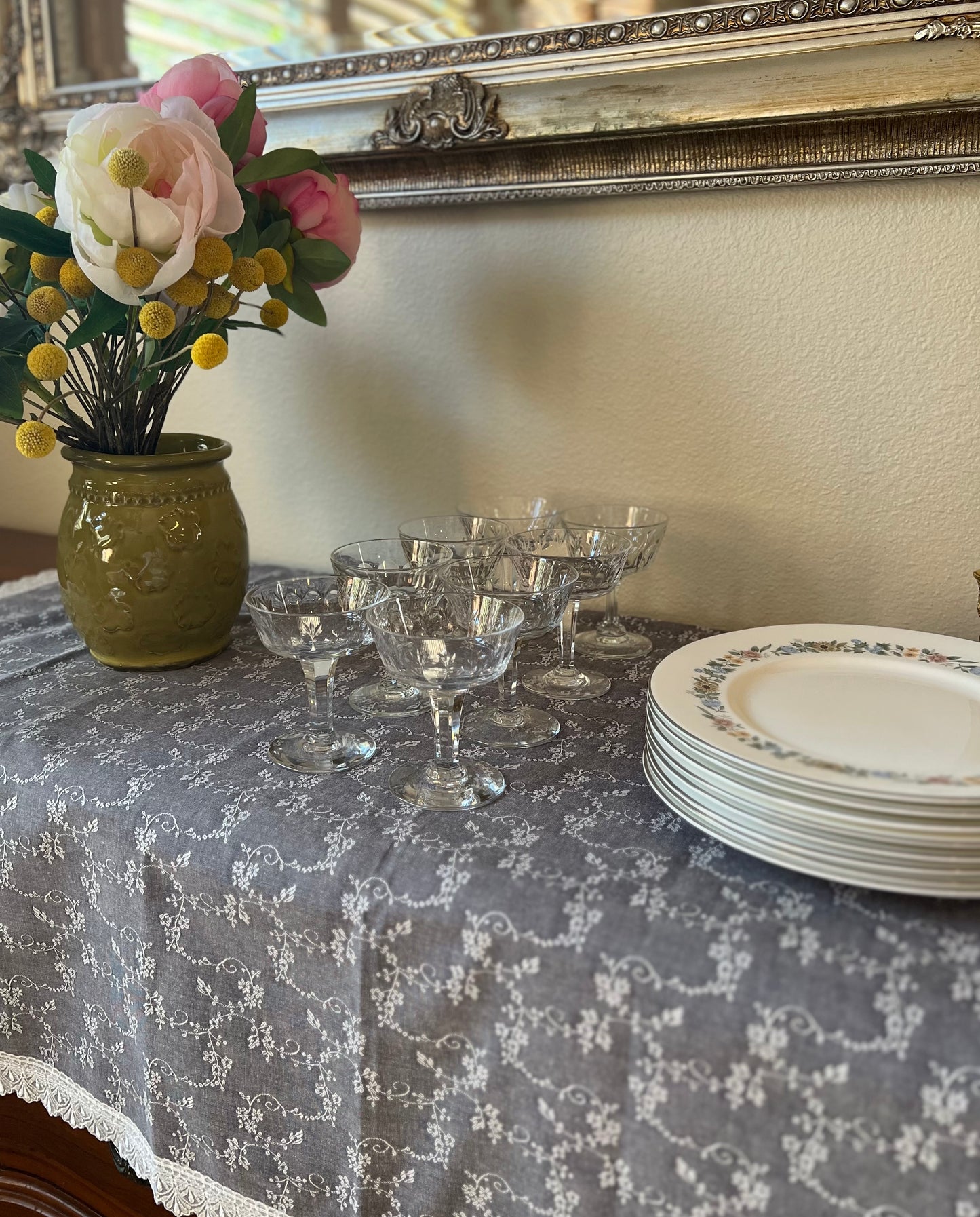 Augusta Lace Tablecloth - Manor