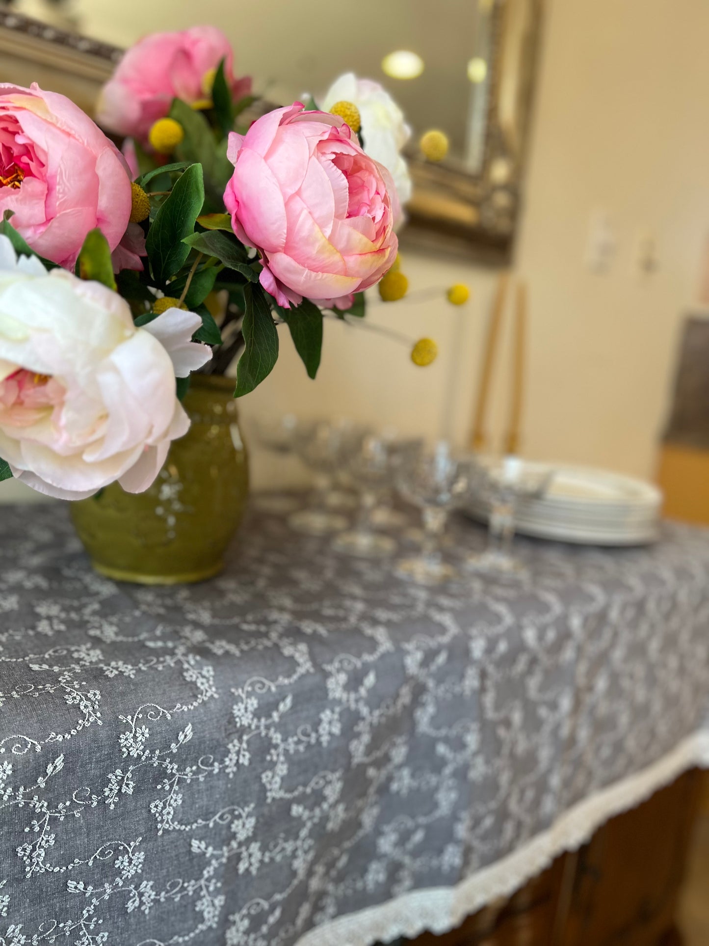 Augusta Lace Tablecloth - Manor