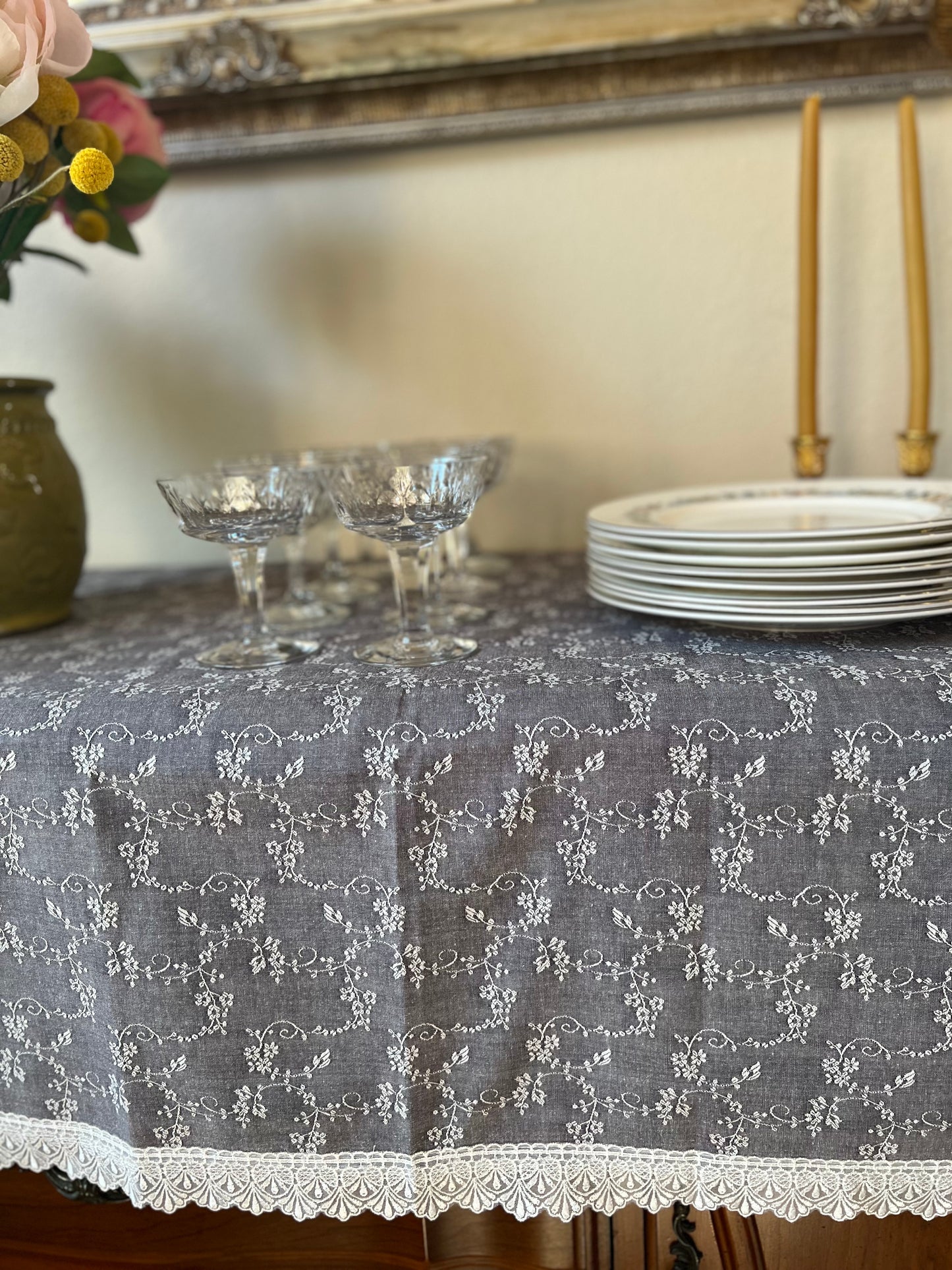 Augusta Lace Tablecloth - Manor